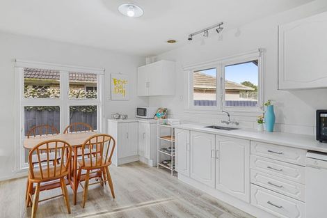 Photo of property in 24 Pembroke Street, Avondale, Christchurch, 8061