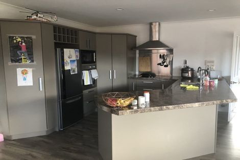 Photo of property in 22 Whitford Place, Rototuna North, Hamilton, 3210