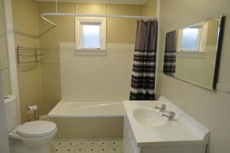 Photo of property in 11a Selwyn Street, Lower Vogeltown, New Plymouth, 4310