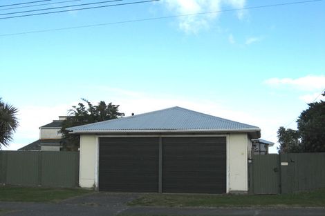 Photo of property in 131 Karaka Street, Castlecliff, Whanganui, 4501