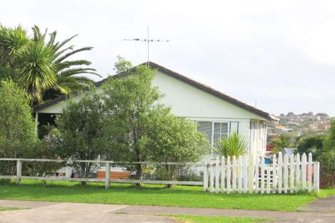 Photo of property in 16 Albert Hall Drive, Red Beach, 0932