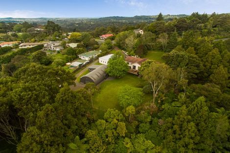 Photo of property in 283 Forest Road, Waiatarua, Auckland, 0612