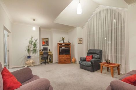 Photo of property in 21 Polo Prince Drive, Totara Park, Manurewa, 2576