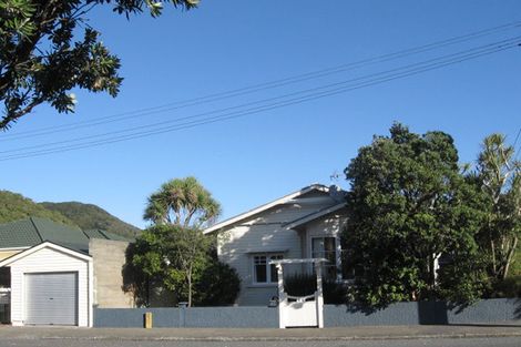 Photo of property in 11 Rata Street, Eastbourne, Lower Hutt, 5013