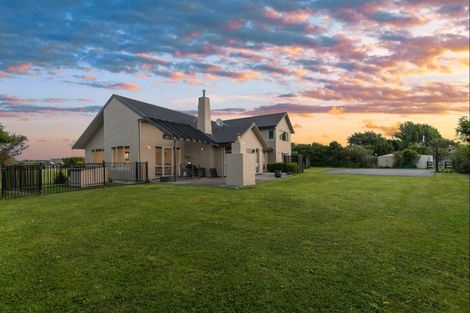 Photo of property in 72 Aranui Road, Kairanga, Palmerston North, 4475