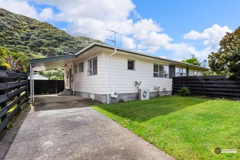 Photo of property in 1/27 Larchmont Grove, Totara Park, Upper Hutt, 5018