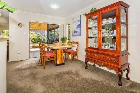 Photo of property in 8 Spring Valley Place, Oteha, Auckland, 0632