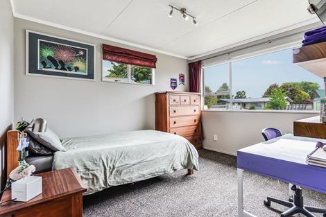 Photo of property in 12 Lansdowne Crescent, Glenview, Hamilton, 3206