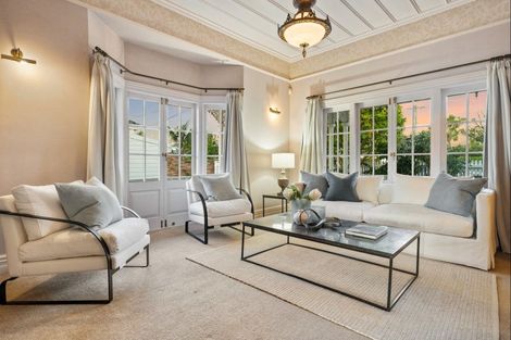 Photo of property in 56 Queen Street, Northcote Point, Auckland, 0627