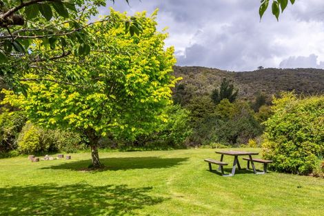 Photo of property in 1789 State Highway 2, Kaitoke, Upper Hutt, 5018