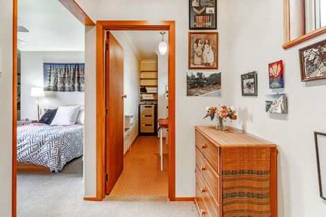 Photo of property in 38 Winston Avenue, Hokowhitu, Palmerston North, 4410