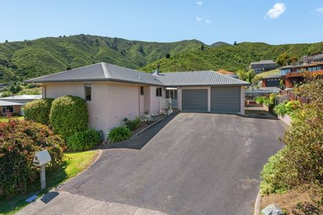 Photo of property in 68 Moana View Road, Waikawa, Picton, 7220