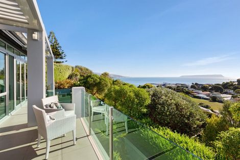 Photo of property in 32 Roys Road, Plimmerton, Porirua, 5026