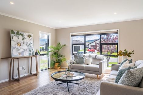 Photo of property in 19 Te Kaeaea Crescent, Wallaceville, Upper Hutt, 5018