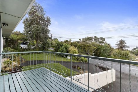 Photo of property in 1/76 Woodlands Crescent, Browns Bay, Auckland, 0630