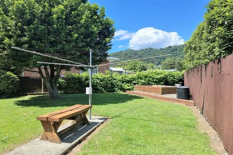 Photo of property in 21 Oxford Street, Picton, 7220