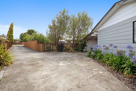 Photo of property in 9 Baillie Crescent, Carterton, 5713