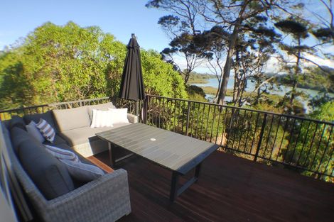 Photo of property in 1/206 Manuka Road, Bayview, Auckland, 0629