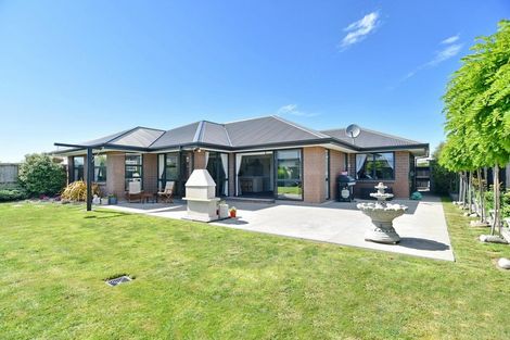 Photo of property in 16 Beech Drive, Rangiora, 7400