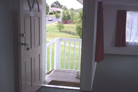 Photo of property in 2/2 Rook Place, Unsworth Heights, Auckland, 0632