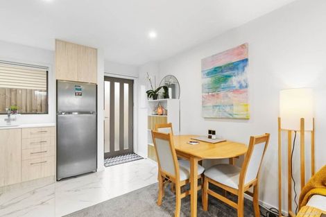 Photo of property in 4/7 Flanshaw Road, Te Atatu South, Auckland, 0610