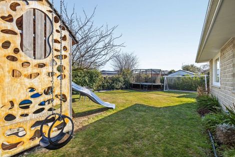 Photo of property in 11 Weston Place, Rangiora, 7400