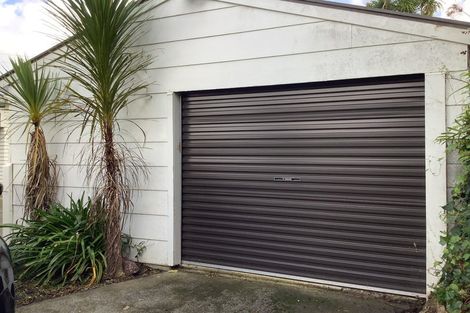 Photo of property in 3 Singers Road, Korokoro, Lower Hutt, 5012