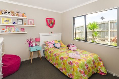 Photo of property in 13 Woodcroft Way, Pukekohe, 2120