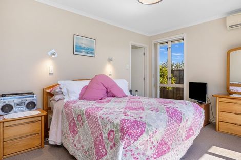 Photo of property in 9 Magnolia Rise, Waipahihi, Taupo, 3330