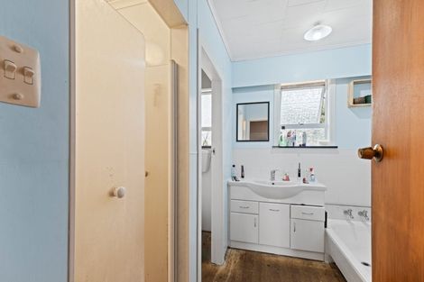 Photo of property in 16 Mayne Street, Waitara, 4320