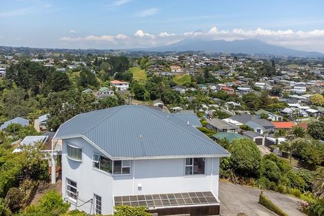 Photo of property in 6 Scott Street, Moturoa, New Plymouth, 4310