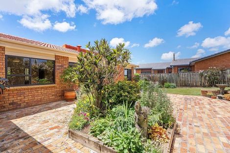 Photo of property in 5 Marina View Drive, West Harbour, Auckland, 0618