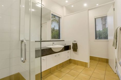 Photo of property in 235 Bleakhouse Road, Mellons Bay, Auckland, 2014