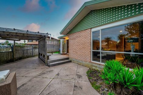 Photo of property in 2/116 Meadowland Drive, Somerville, Auckland, 2014