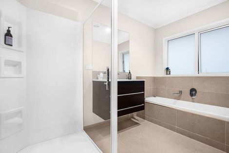 Photo of property in 12 Lombardia Way, Karaka, Papakura, 2113