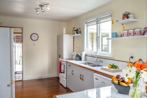 Photo of property in 107 Pembroke Street, Carterton, 5713