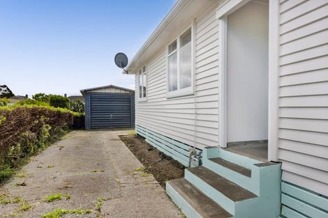 Photo of property in 6 Mcguire Street, Hawera, 4610