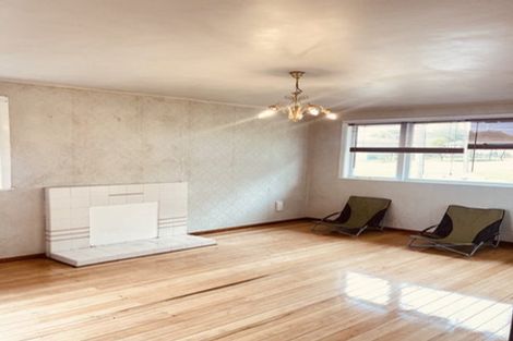 Photo of property in 28 Maui Pomare Street, Blockhouse Bay, Auckland, 0600