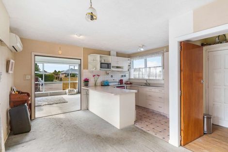 Photo of property in 25 Camelia Place, Islington, Christchurch, 8042