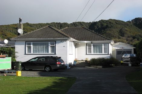 Photo of property in 67 Wainuiomata Road, Wainuiomata, Lower Hutt, 5014
