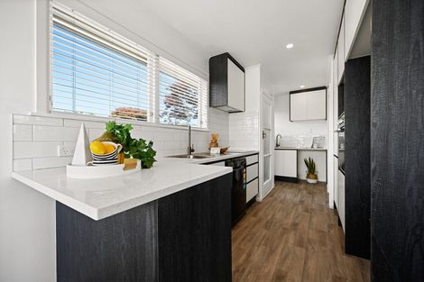 Photo of property in 18 Northolt Road, Fairview Downs, Hamilton, 3214