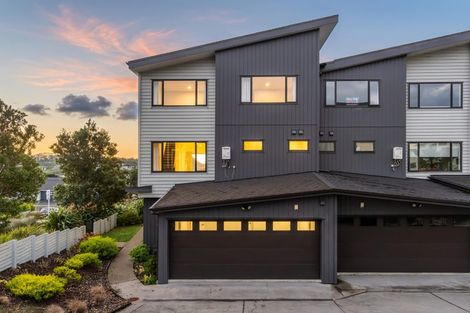 Photo of property in 16 Moki Place, Long Bay, Auckland, 0630