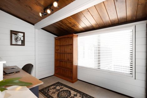 Photo of property in 32 Karewa Parade, Papamoa Beach, Papamoa, 3118