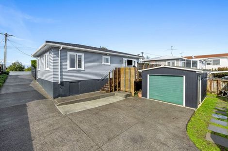Photo of property in 1/74 College Road, Northcote, Auckland, 0627