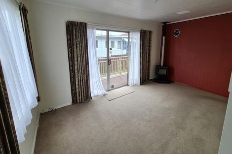 Photo of property in 72 Stewart Drive, Newlands, Wellington, 6037