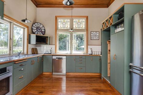 Photo of property in 2 Aerodrome Road, Dannevirke, 4972