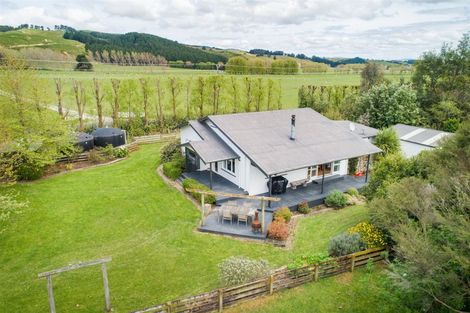 Photo of property in 803 Fitzherbert Road East, Aokautere, Palmerston North, 4471