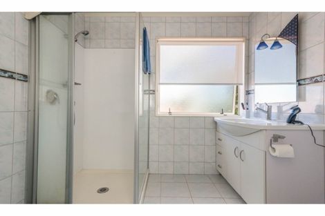 Photo of property in 2a Wattle Street, New Lynn, Auckland, 0600