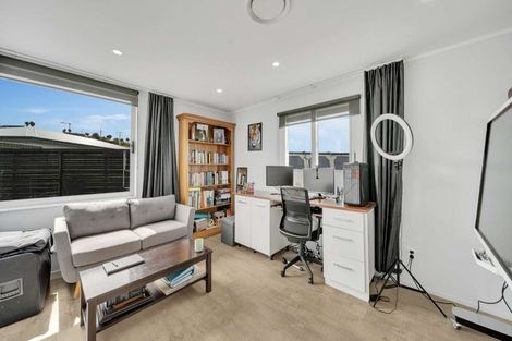 Photo of property in 44 Mcneil Street, Balclutha, 9230