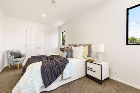 Photo of property in 9/17 Neta Grove, Henderson, Auckland, 0612